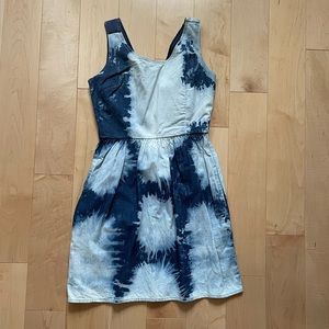 American Eagle tie dye dress. Great condition, just doesn’t fit.